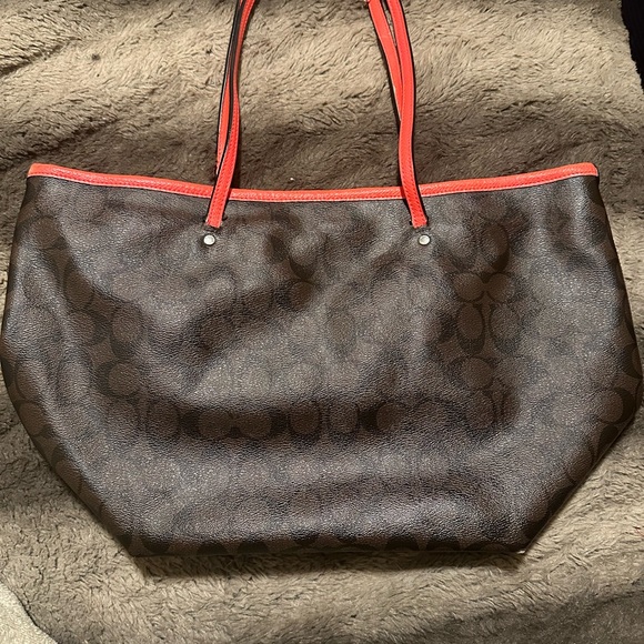Coach Tote F34703 - Picture 4 of 13
